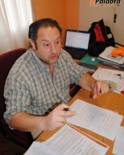 Contin�an las tareas de desmalezamiento en el Sector industrial planificado