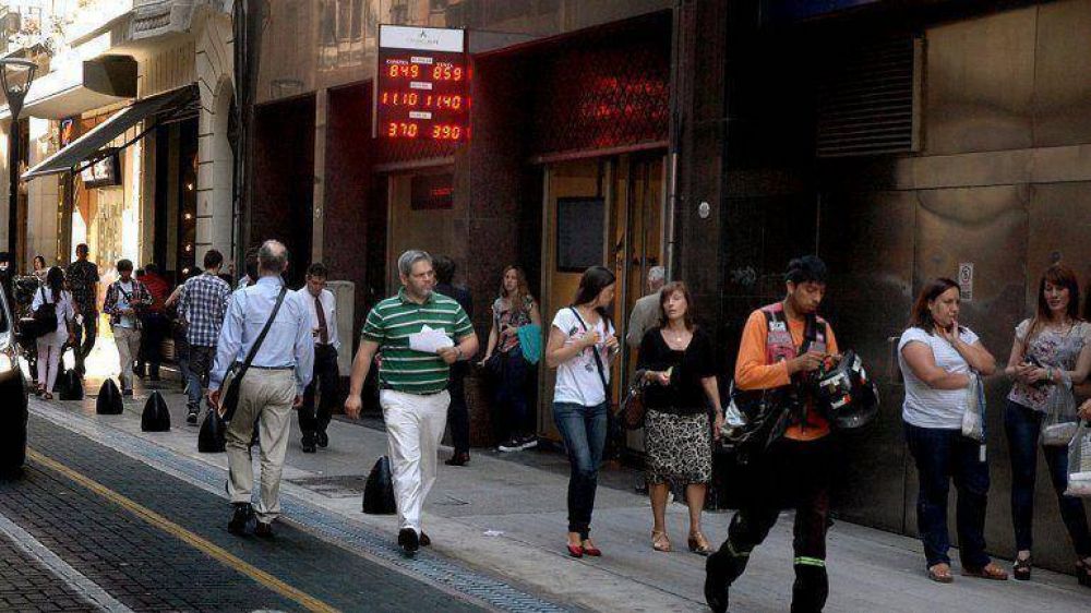 El d�lar libre abre con leve ca�da y se vende a $13,55 en la City