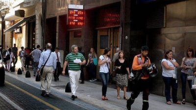 El d�lar libre abre con leve ca�da y se vende a $13,55 en la City