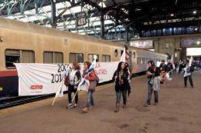 Parti� a Mar del Plata el tren con militantes de la CTA que conmemorar�n el rechazo al ALCA