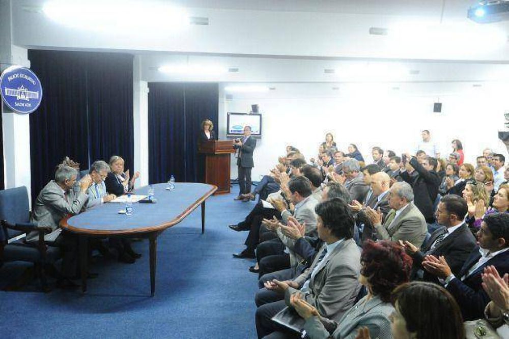 El  gobernador aprob� las refacciones y ampliaciones de la Legislatura