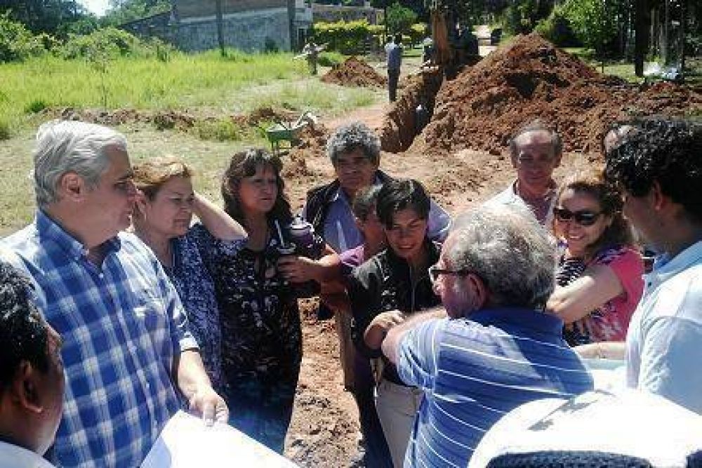 El Municipio capitalino construye 1.000 metros de redes cloacales en el barrio Cremonte