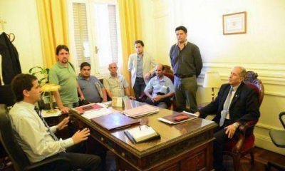 Mestre respald� la labor de inspectores que hoy definen si siguen con el plan de lucha