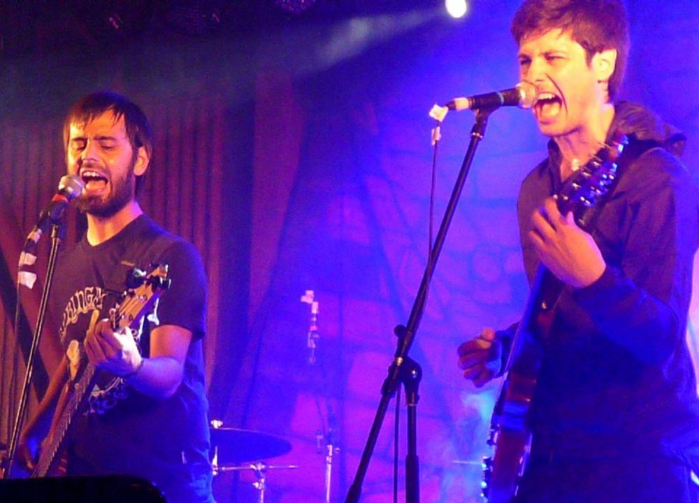 MOTIVOS OLVIDABLES PRESENTA SU DISCO EN CAMPANA Y SAN PEDRO
