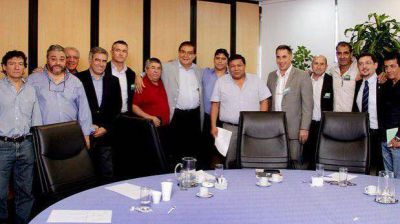 Ante promesa de abrir paritarias y discutir Ganancias, petroleros levantaron el paro