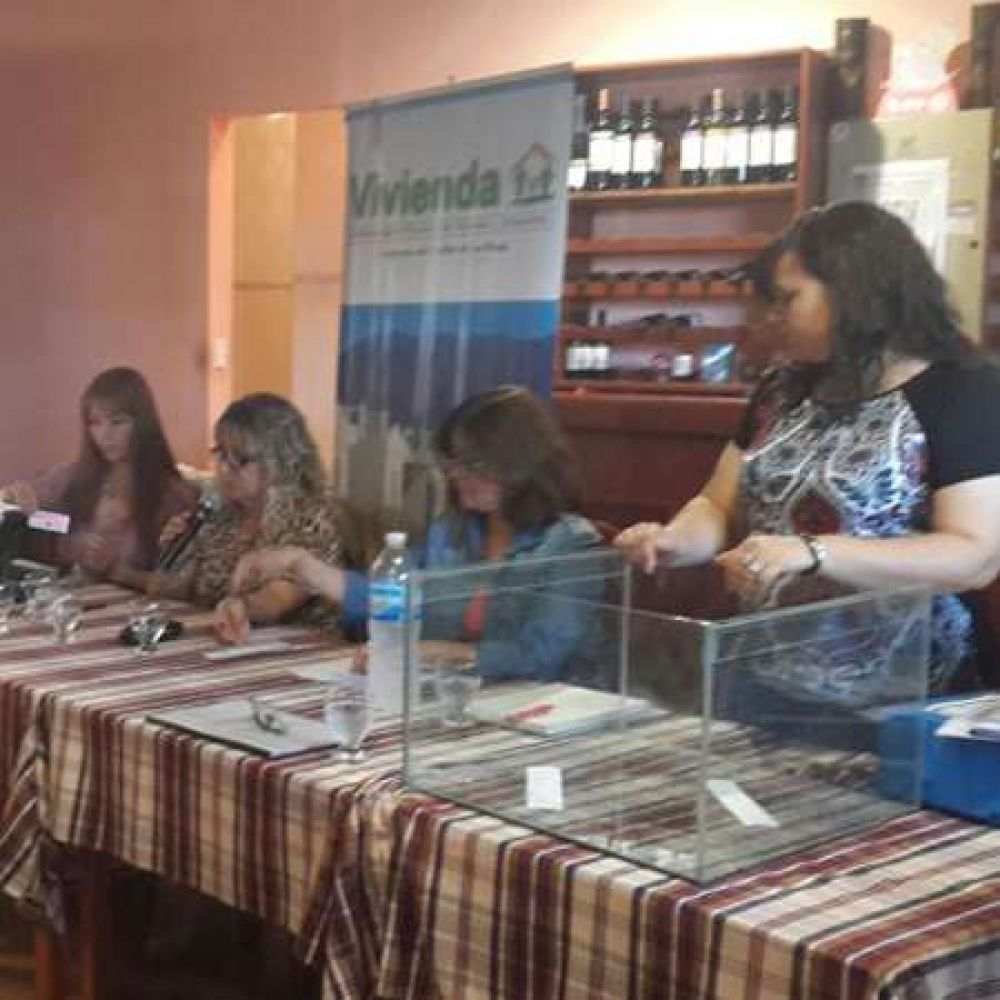 Aimogasta: se realiz� el sorteo de 22 viviendas de Clase Media