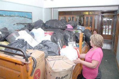 Parte el primer transporte con ayuda para los damnificados