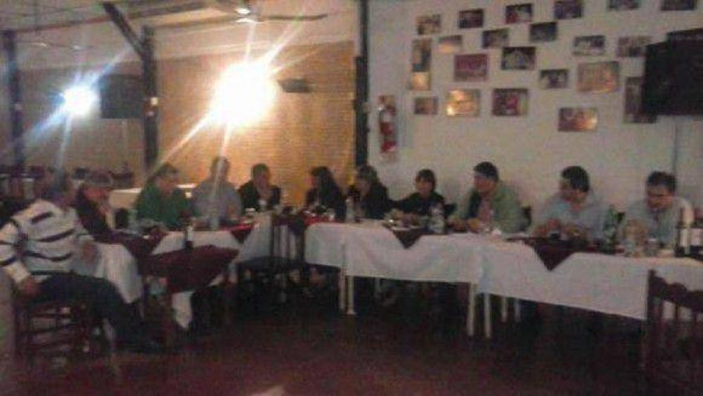 Referentes alperovichistas acordaron apoyar la f�rmula que decida el gobernador