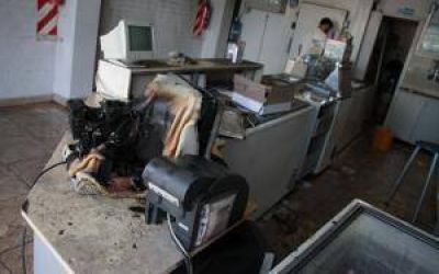Robaron e incendiaron un Grido �fue una venganza?
