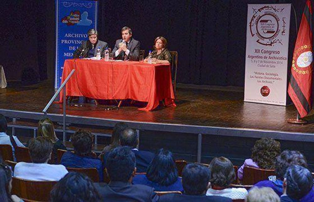 Archivistas de todo el pa�s deliberan en Salta