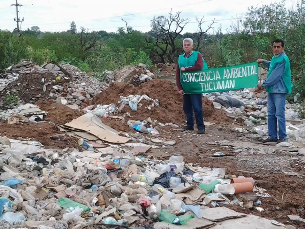 La basura vuelve a brotar en las entradas a la ciudad