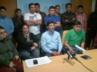 Polic�as levantaron el acuartelamiento en Caleta Olivia