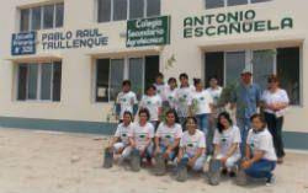 Escuelas secundarias de la Banda se sumaron al Programa �Plantando Futuro�