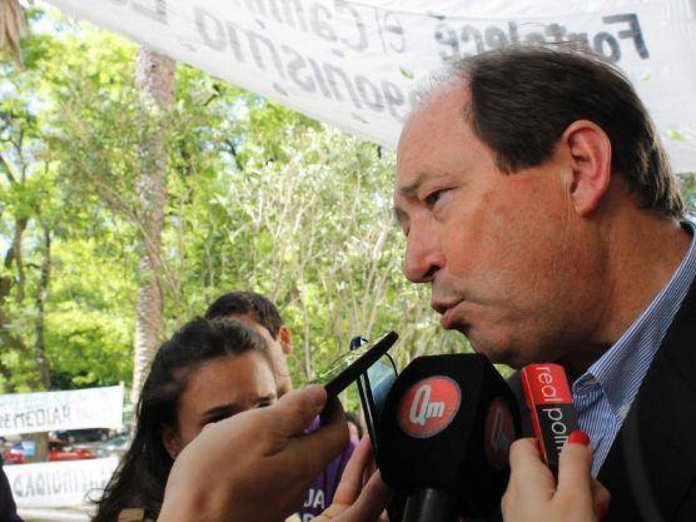 Ernesto Sanz visit� La Plata: �El gobierno deber�a cambiar la postura y garantizar la independencia de la Corte�