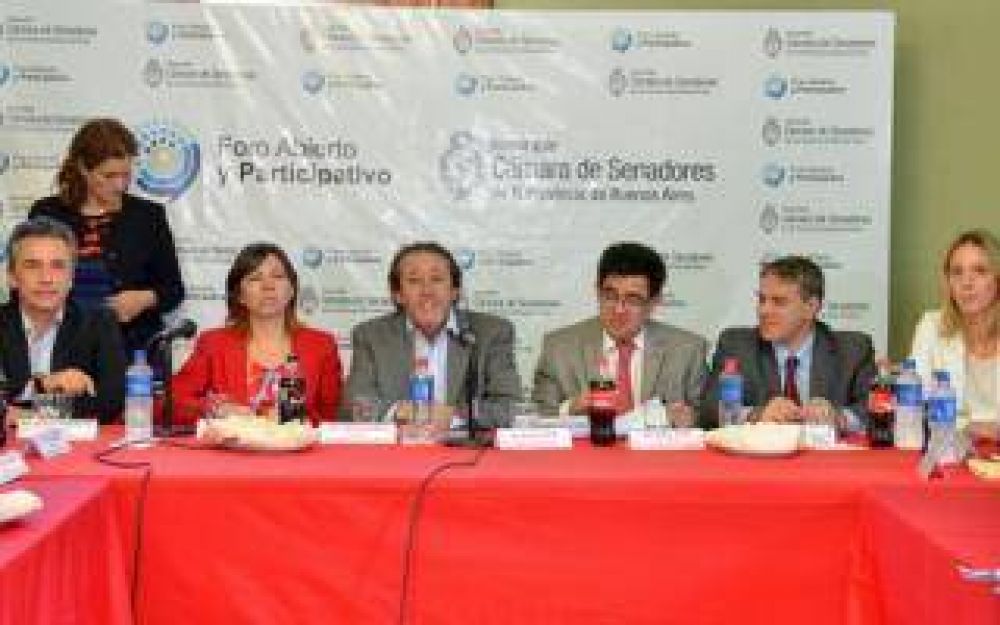 Presupuesto 2015: Arl�a defendi� el proyecto frente a legisladores provinciales