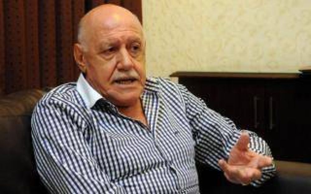 Hurlingham: Acu�a acus� a La C�mpora de abrir las compuertas del R�o Reconquista durante el temporal