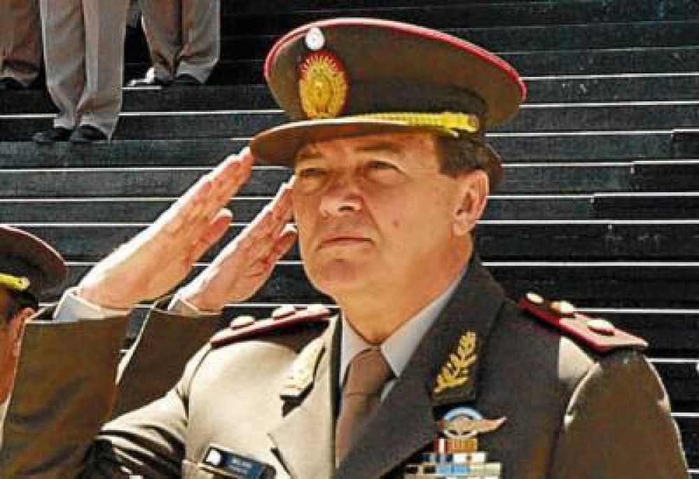Milani inspeccion� las unidades militares de San Luis
