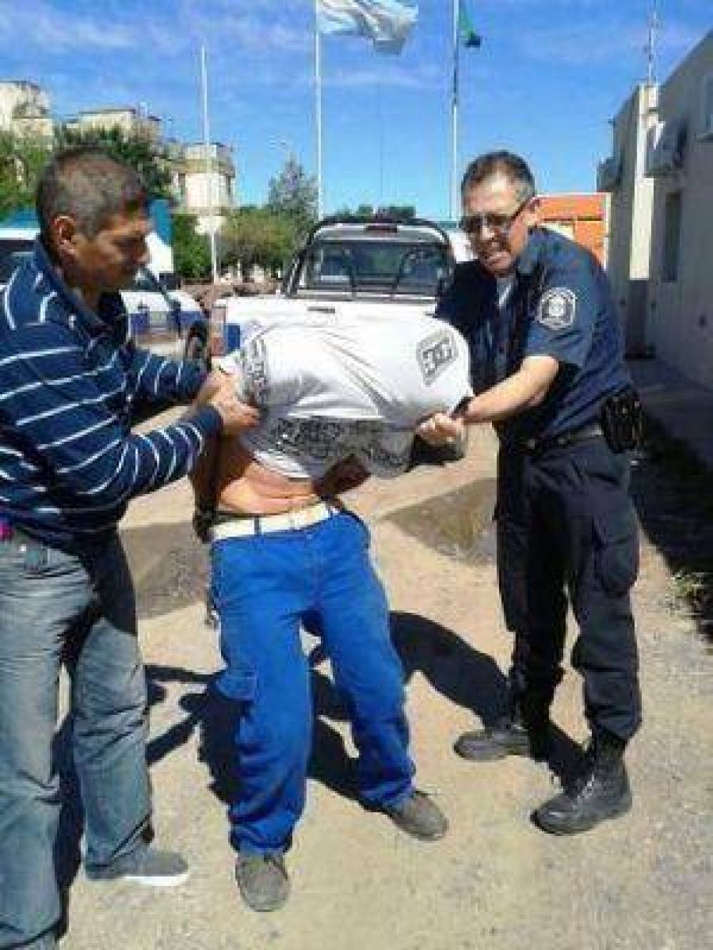 At�, golpe� y rob� a una anciana de 88 a�os