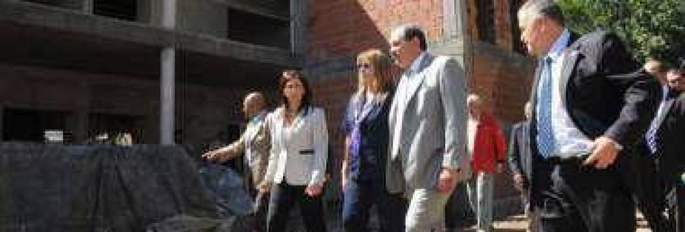 �Hoy el desaf�o es mejorar la calidad educativa�, afirm� Alperovich 
