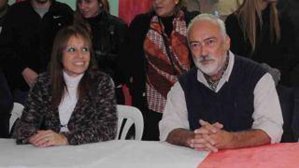 Dirigentes de la Alianza de Participaci�n Radical a favor de una alianza de la UCR con el PRO