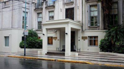 Cristina Kirchner est� estable y seguir� internada en el Otamendi