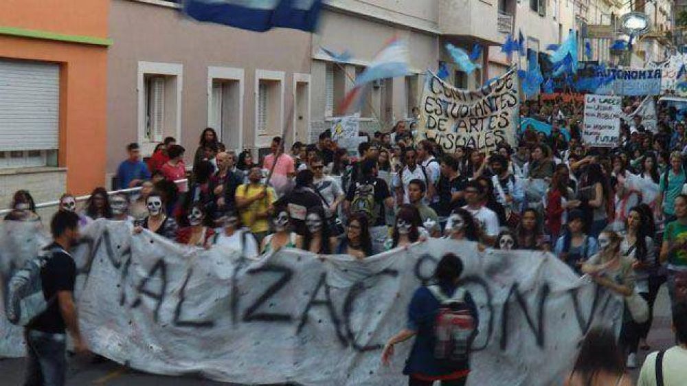 Uader: hay sorpresa en Gesti�n y la izquierda gan� en Humanidades