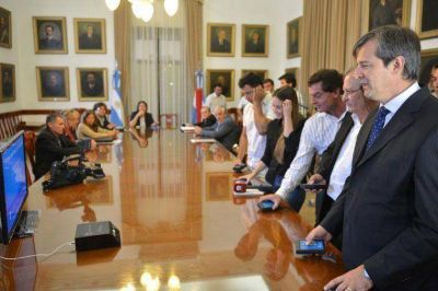 Municipios recibieron equipamiento para tomar ex�menes a los conductores