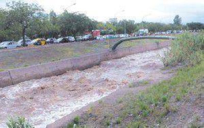 Encontraron sin vida al ni�o que fue arrastrado por las aguas del �Cacique Guaymall�n�