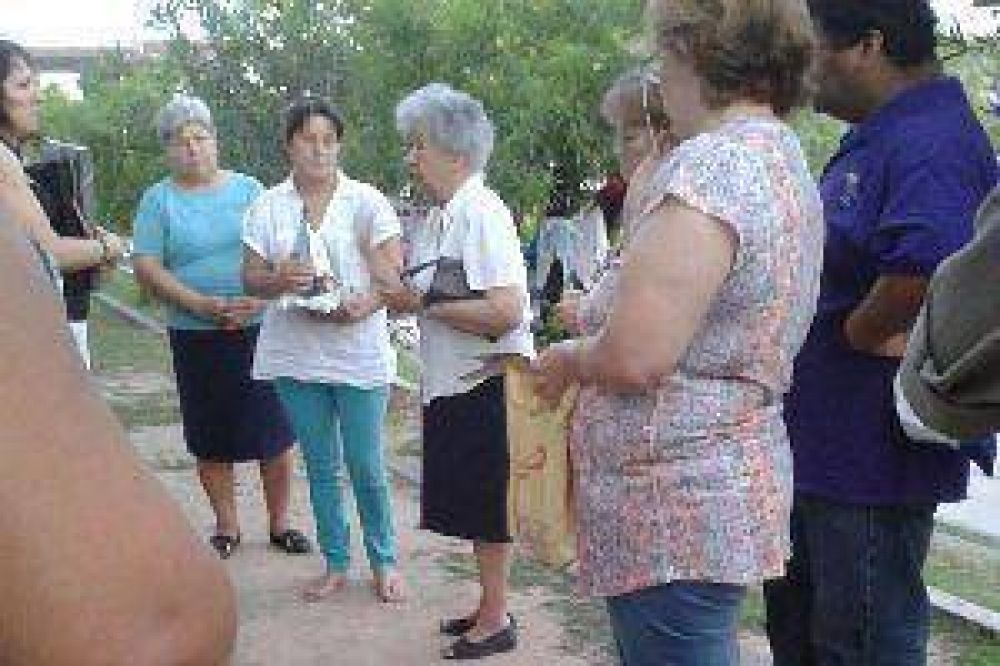 Mientras Mauro lucha por su vida, se multiplican las oraciones