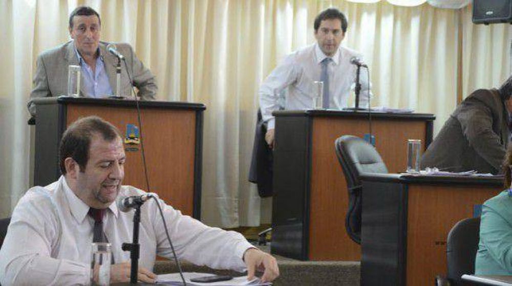 El problema del agua ocup� el debate entre los concejales