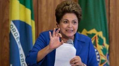 Dilma Rousseff prometi� recortar el gasto p�blico y controlar la inflaci�n en Brasil