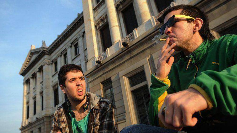 Uruguay confirma que la venta de marihuana legal empezar� en 