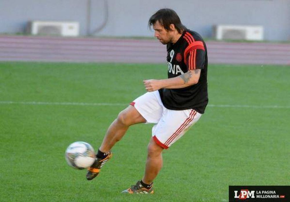 �Vuelve Fernando Cavenaghi para jugar contra Boca?