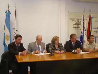 El Gobierno firm� un pr�stamo por 6,5 millones para optimizar el �rea industrial
