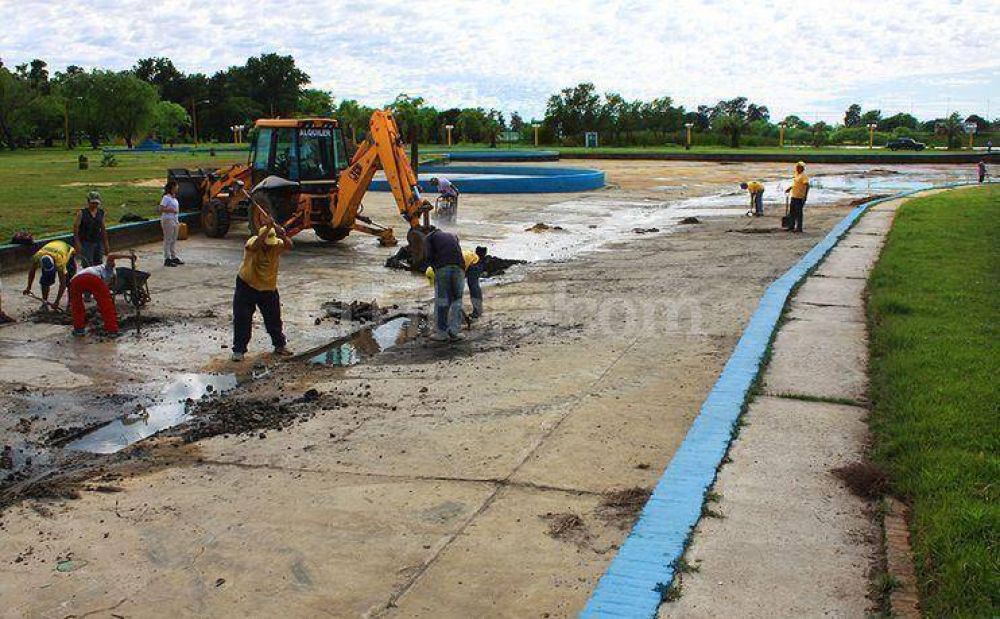 Acondicionan los piletones de los parques Garay y Sur para la temporada