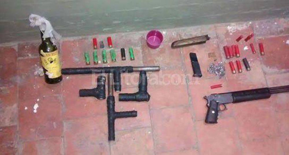 Feroz balacera contra una casa