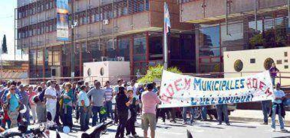 Municipales aceptaron oferta salarial y levantaron el paro