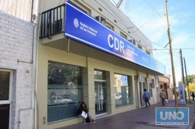 Realizan m�s de 600 tr�mites por d�a para renovar el DNI en Paran�
