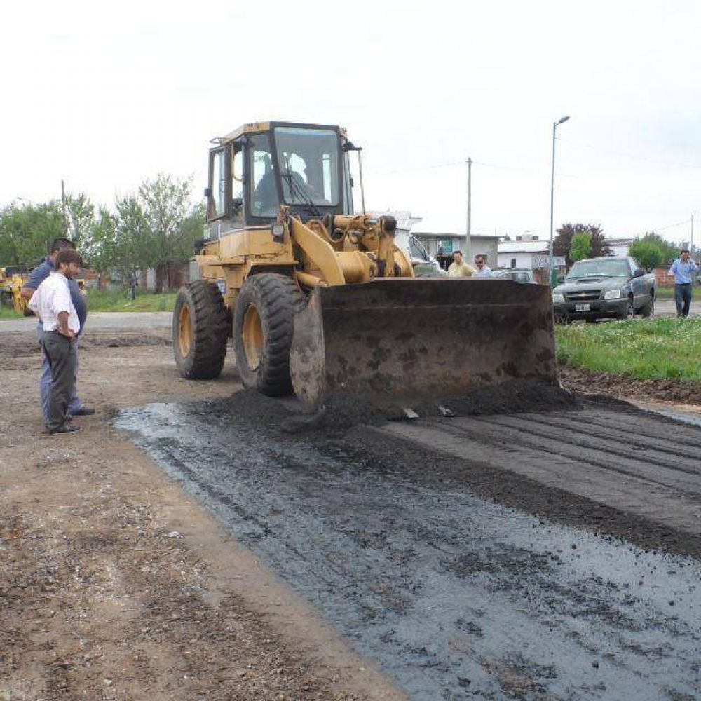 Vialidad Municipal desarrolla la primera obra de asfalto del barrio La Herradura