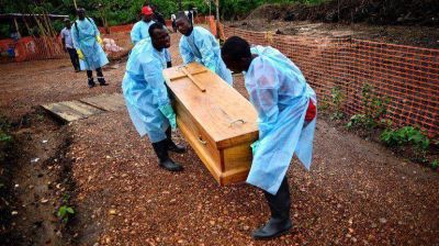 Uno de cada cinco contagios por el �bola ocurre en funerales