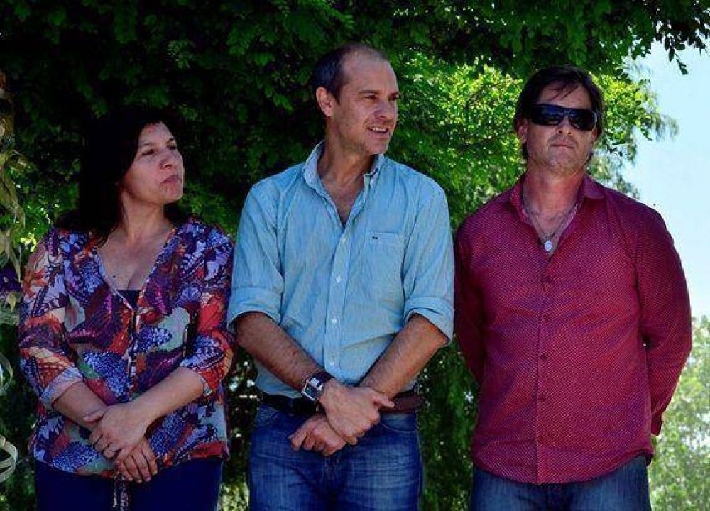El Municipio estuvo presente en el 79� Aniversario del �D�a del Isle�o�
