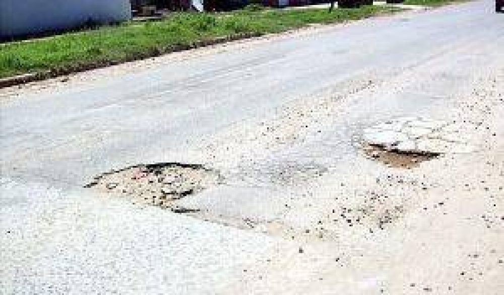 Denuncian que el pavimento nuevo en calle 15 ya est� roto