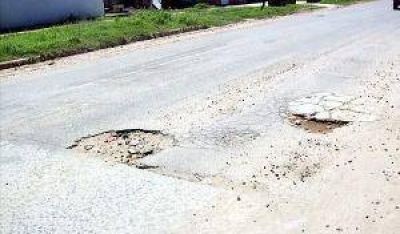 Denuncian que el pavimento nuevo en calle 15 ya est� roto