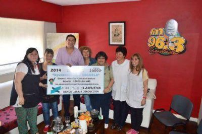 �La Nueva� de Garaza realiz� un �aporte a la educaci�n p�blica, donando $ 6.000 mensuales�