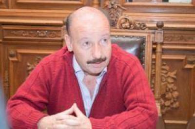 Inza efectiviz� la firma del convenio para la compra de aparatolog�a para el hospital Pintos