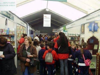 DOMINGO CON AMPLIA VARIEDAD DE PROPUESTAS EN LA FERIA DEL LIBRO