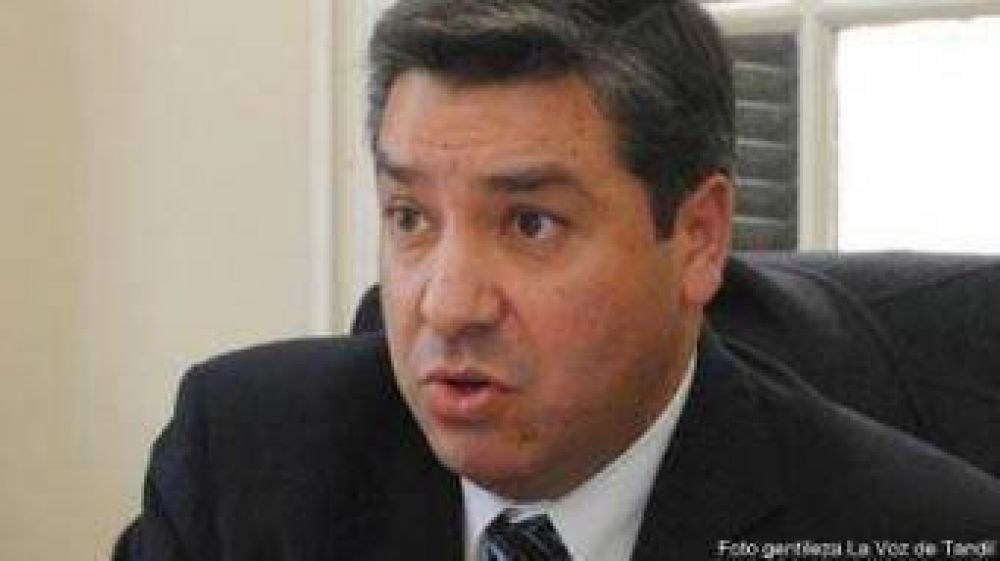 Secretario Legal defiende a funcionaria denunciada por tr�fico de influencias