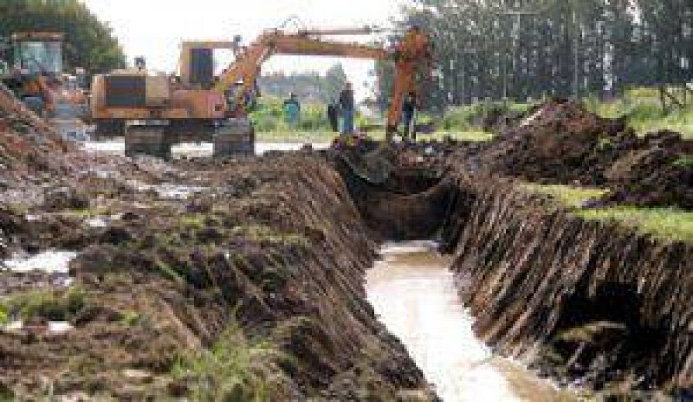 Ampliaron 100 metros el canal para bombear agua