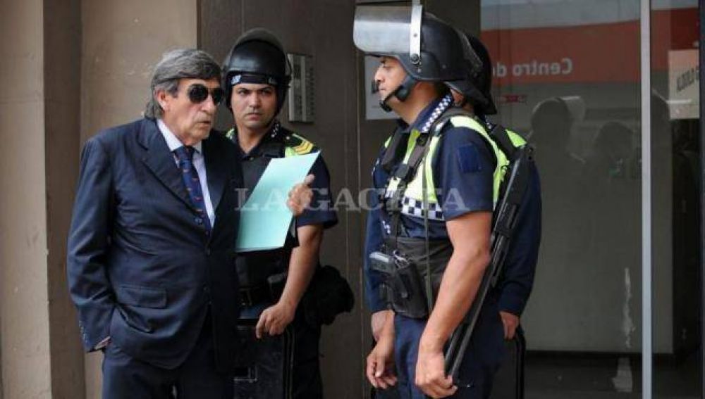 En un d�a, hubo m�s de 15 denuncias contra Rigourd por defraudaci�n