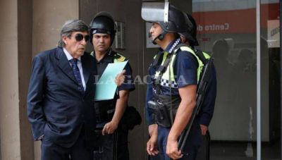 En un d�a, hubo m�s de 15 denuncias contra Rigourd por defraudaci�n